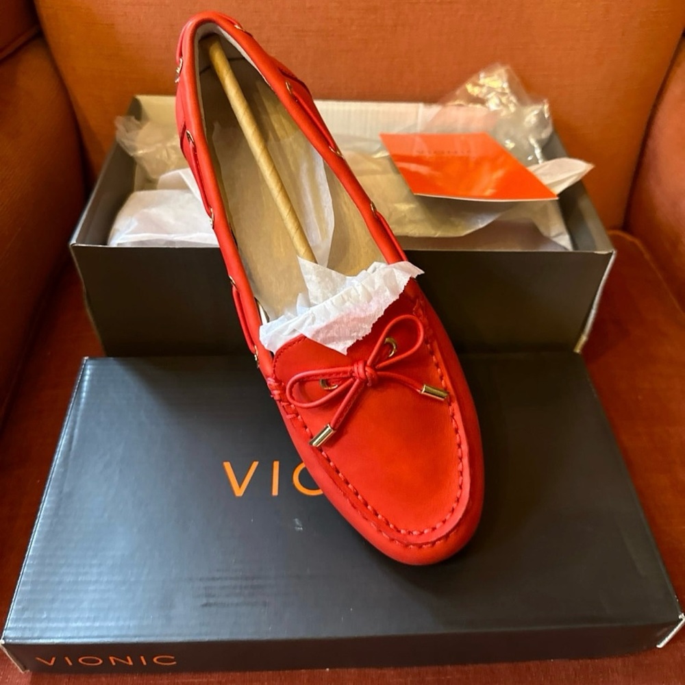 VIONIC WOMENS LOAFER, HONOR VIRGINIA LEATHER, CHERRY 8-1/2 medium